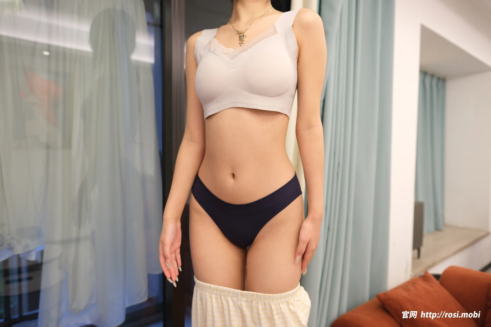 [ROSI写真]2025.04.08-NO.4873-6.webp